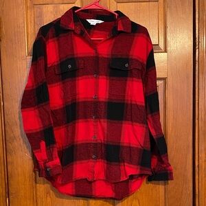 Old Navy Red & Black Plaid Button Up The Boyfriend Shirt
